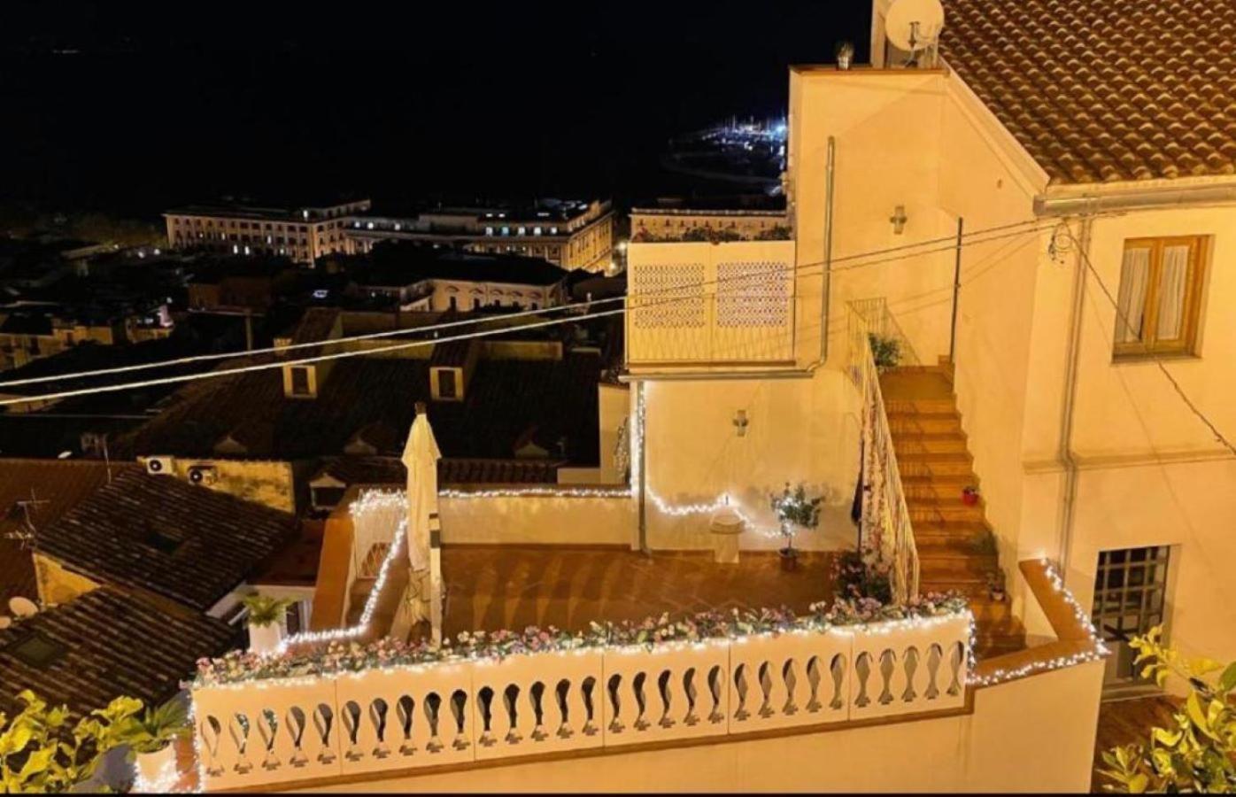 Ti Racconto Il Mare Apartment ซาแลร์โน ภายนอก รูปภาพ
