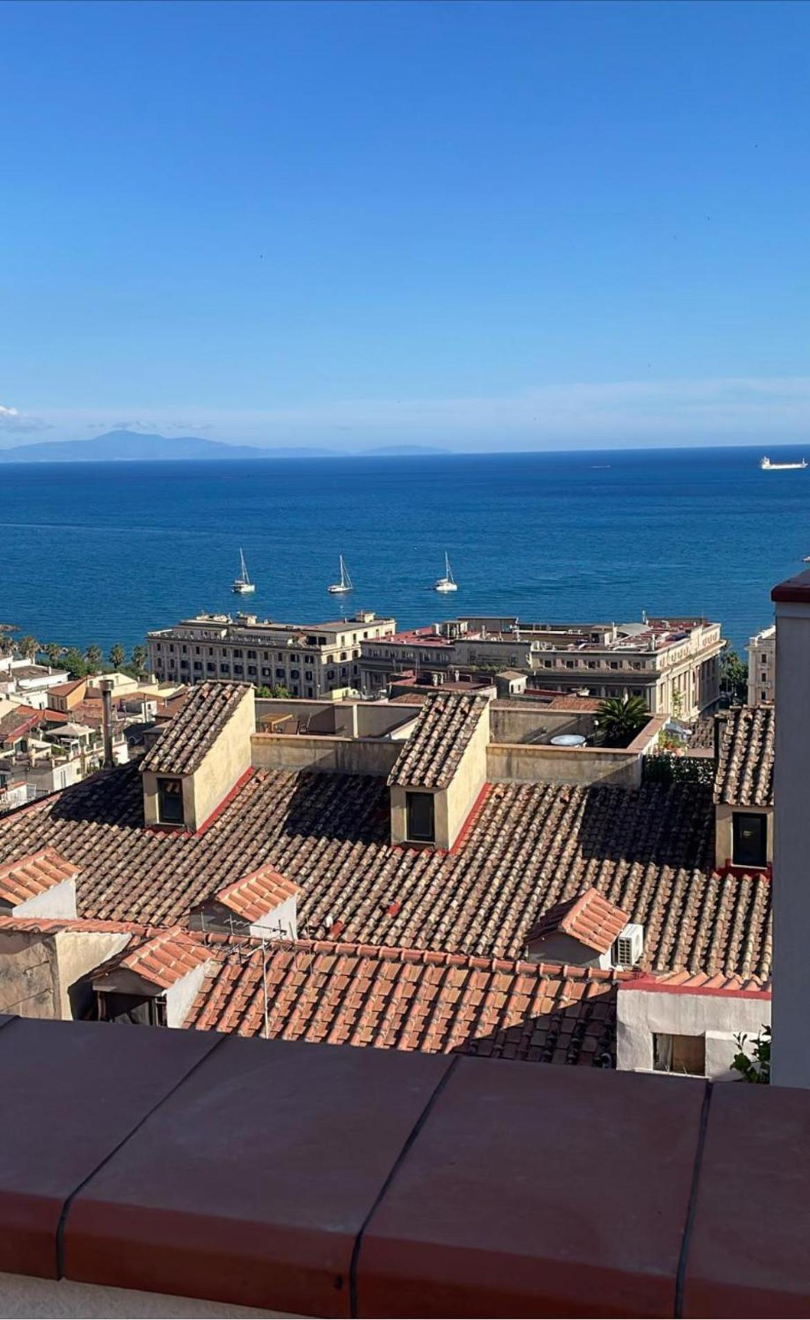 Ti Racconto Il Mare Apartment ซาแลร์โน ภายนอก รูปภาพ
